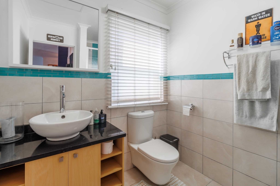 To Let 2 Bedroom Property for Rent in Bantry Bay Western Cape